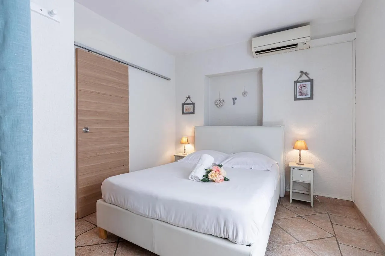 1 Bedroom Apartment In Nice Port Γαλλία