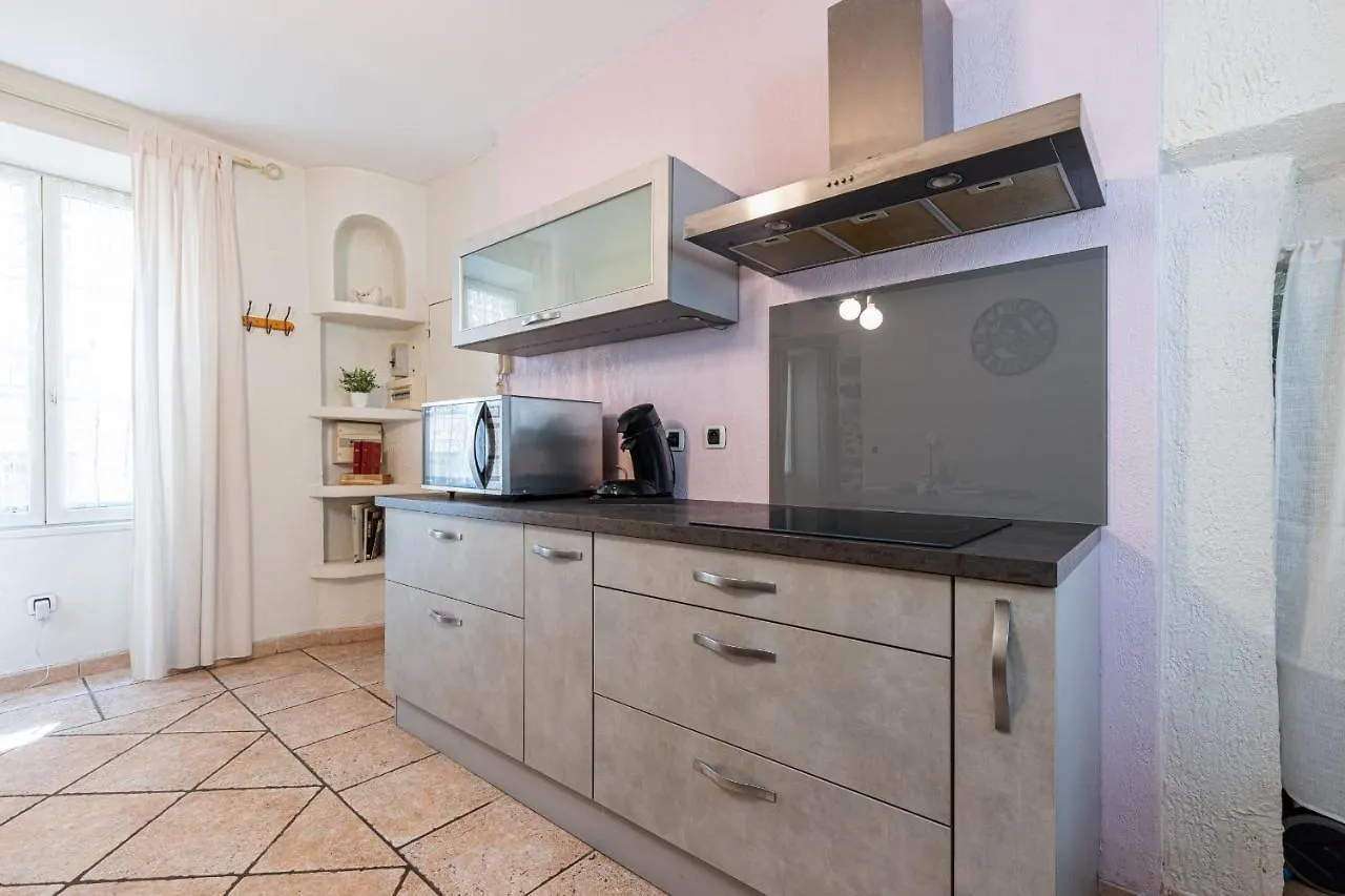 1 Bedroom Apartment In Nice Port 0*,