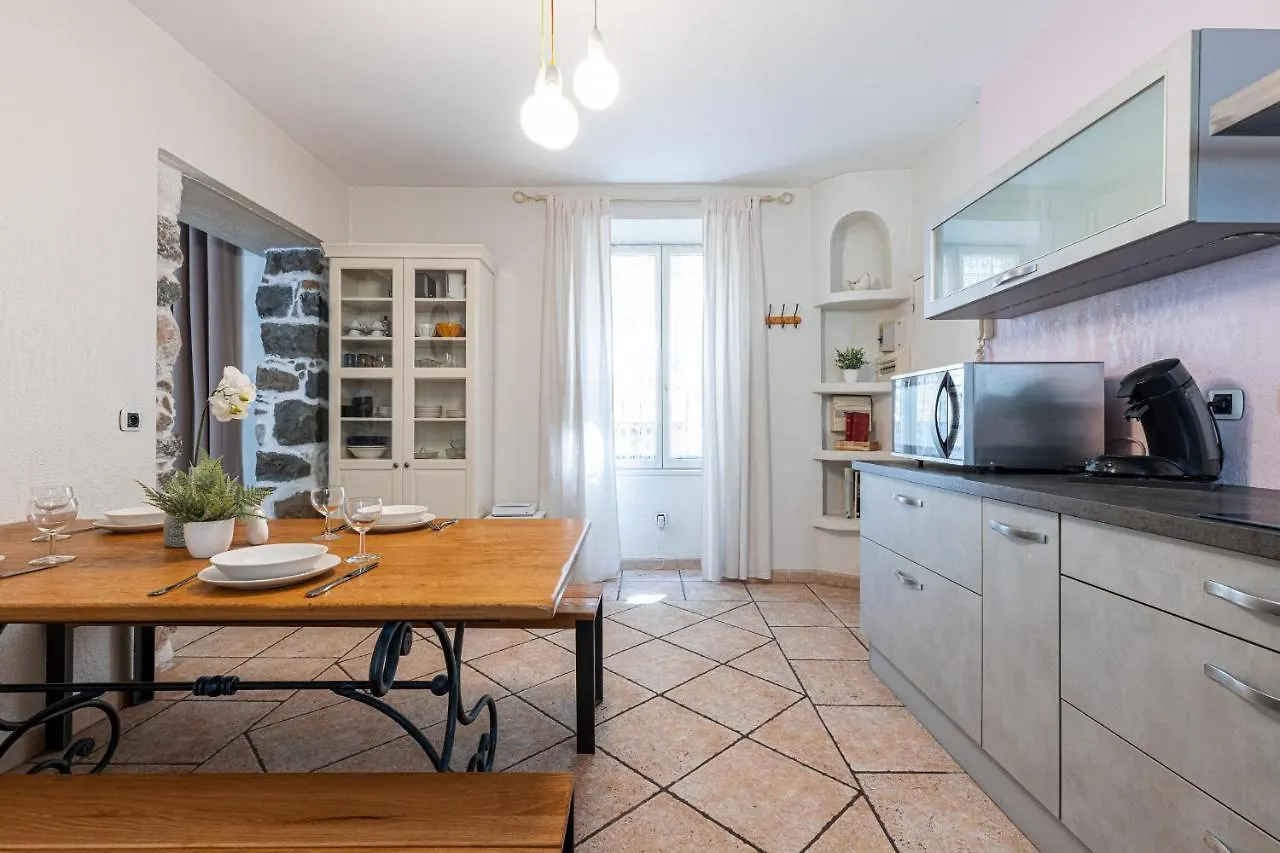 1 Bedroom Apartment In Nice Port