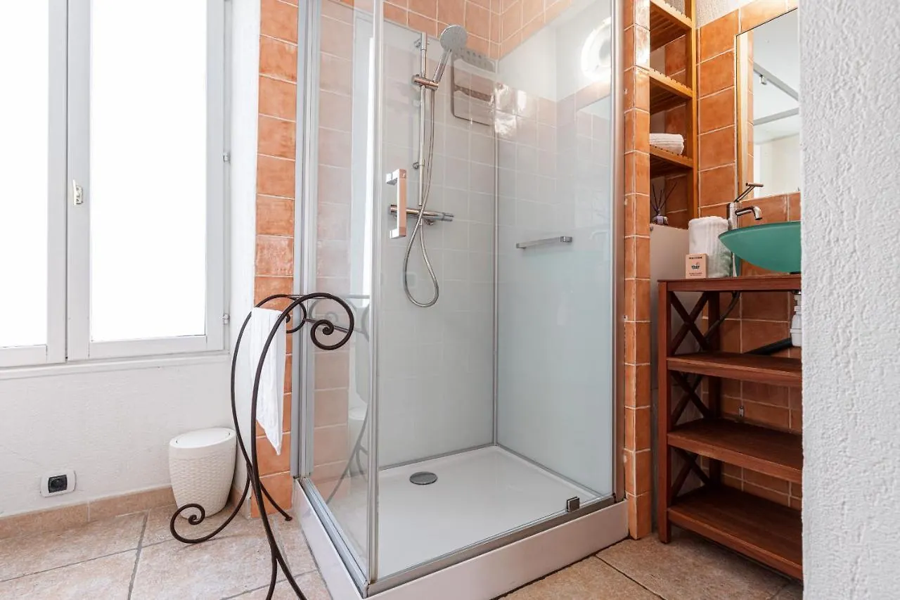 1 Bedroom Apartment In Nice Port