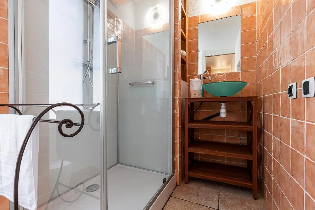 1 Bedroom Apartment In Nice Port